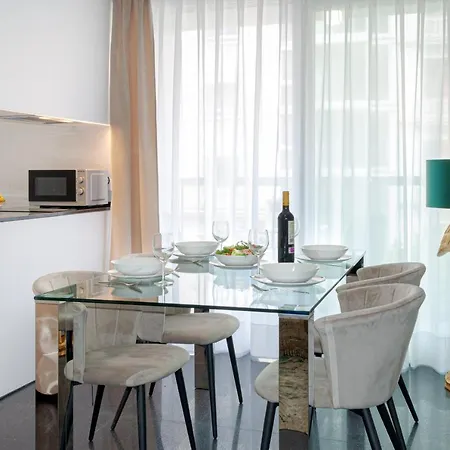 Holihome Rambla 24